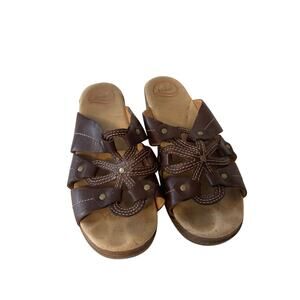 Dansko Serena Brown Leather Glower Stud Sandal Slip On women’s size 40 US 9.5-10